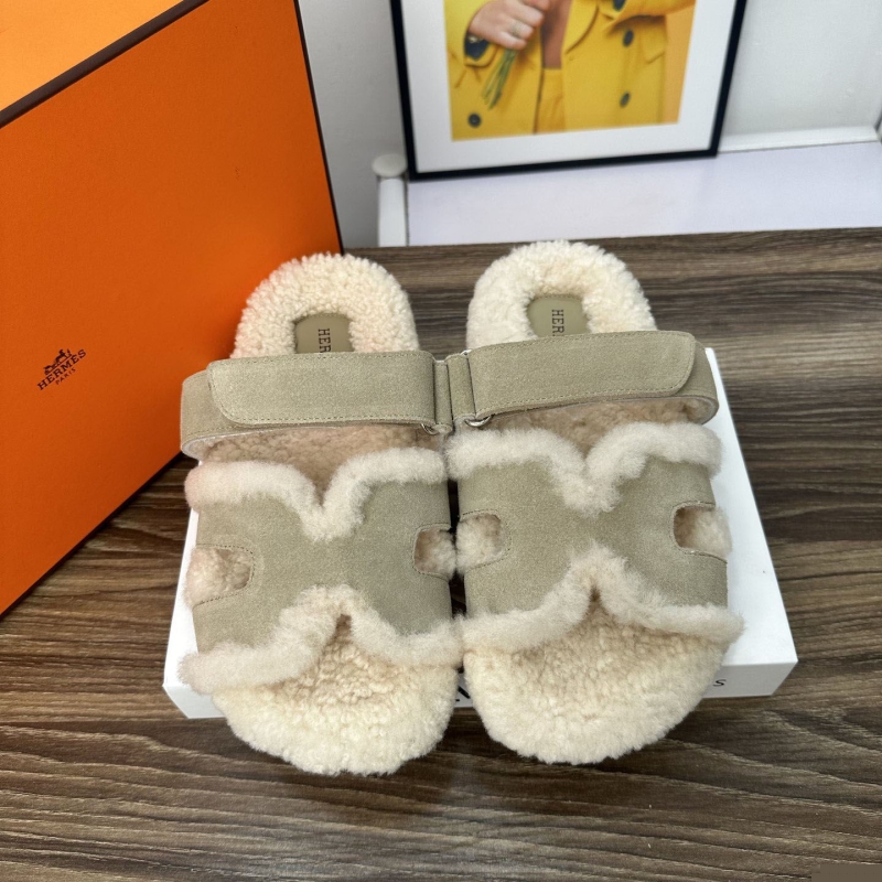 H**mes slippers